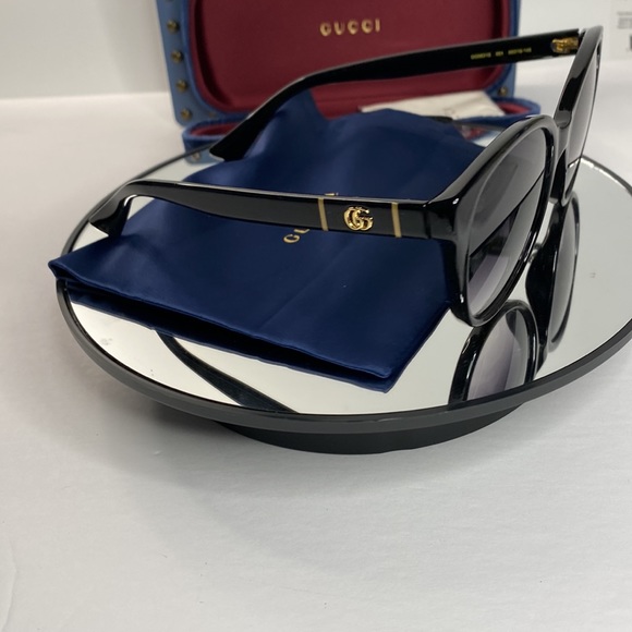 New- GUCCI GG0631S 001 round sunglass comes black frame with grey gradient le…